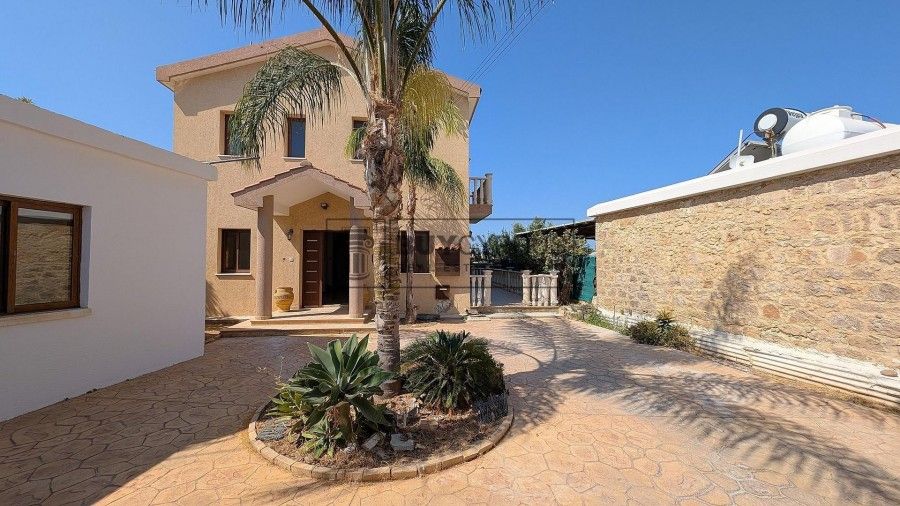 Property photo 3 of 39