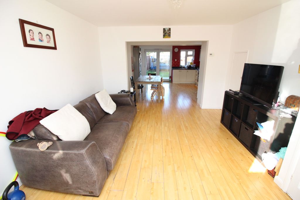 Property photo 3 of 9