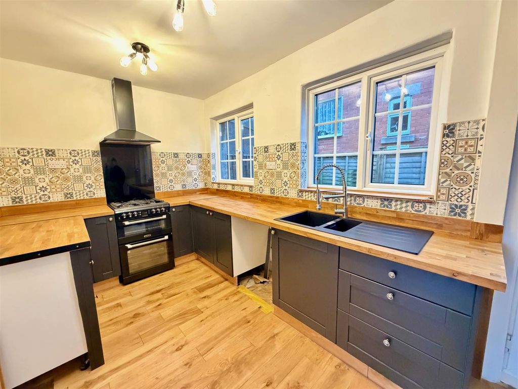 Property photo 2 of 10 8.Jpg