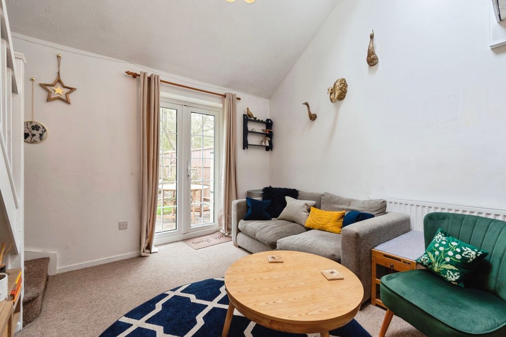 Property photo 2 of 11 Pbox-Img.Jpg