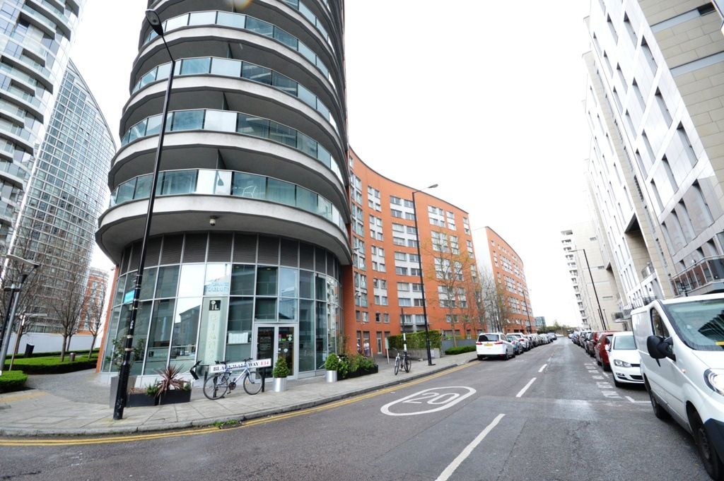 Property photo 1 of 12 3 Double Bedroom Apartment To Rent