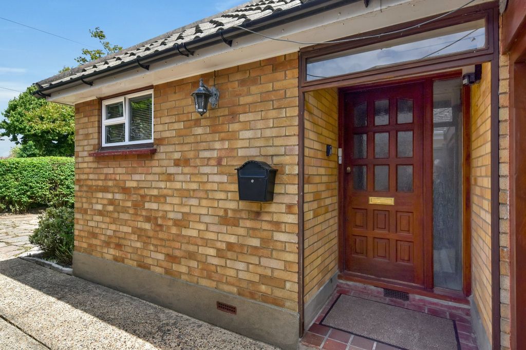 Property photo 2 of 35 Picture No. 32