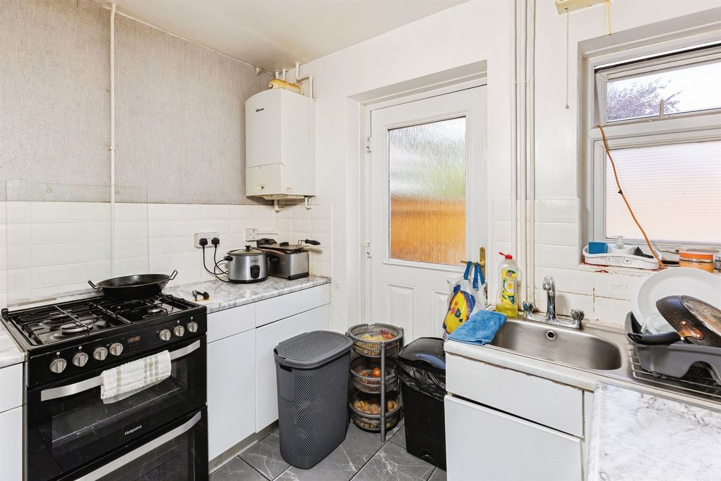 Property photo 3 of 14