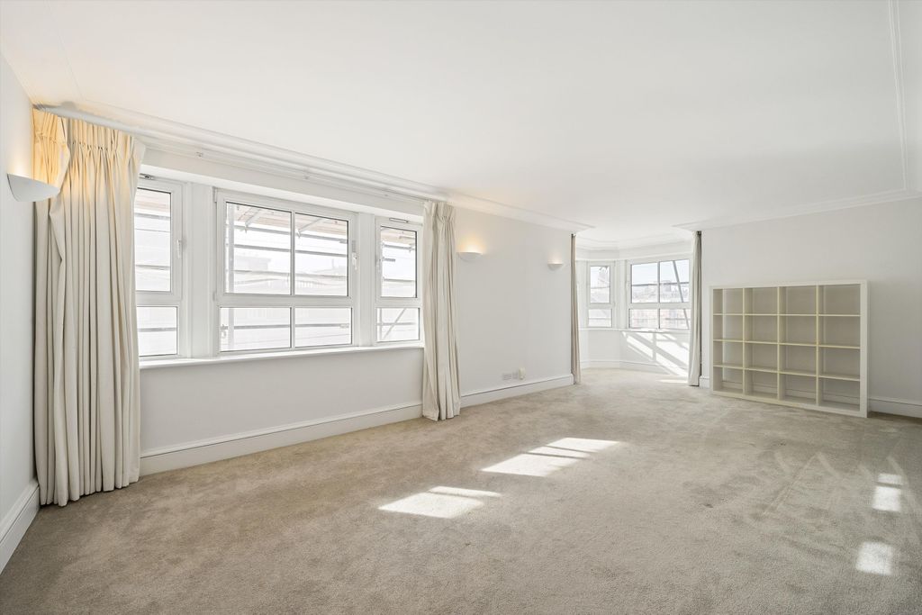 Property photo 3 of 11 Image