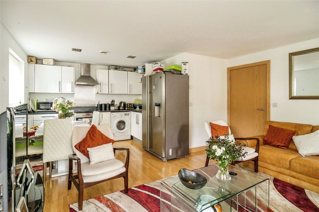 Property photo 3 of 15 Picture