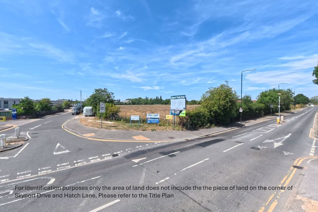 Property photo 2 of 8 Land On The West Side Of Hatch Lane, West Drayton, Ub7 0Lb