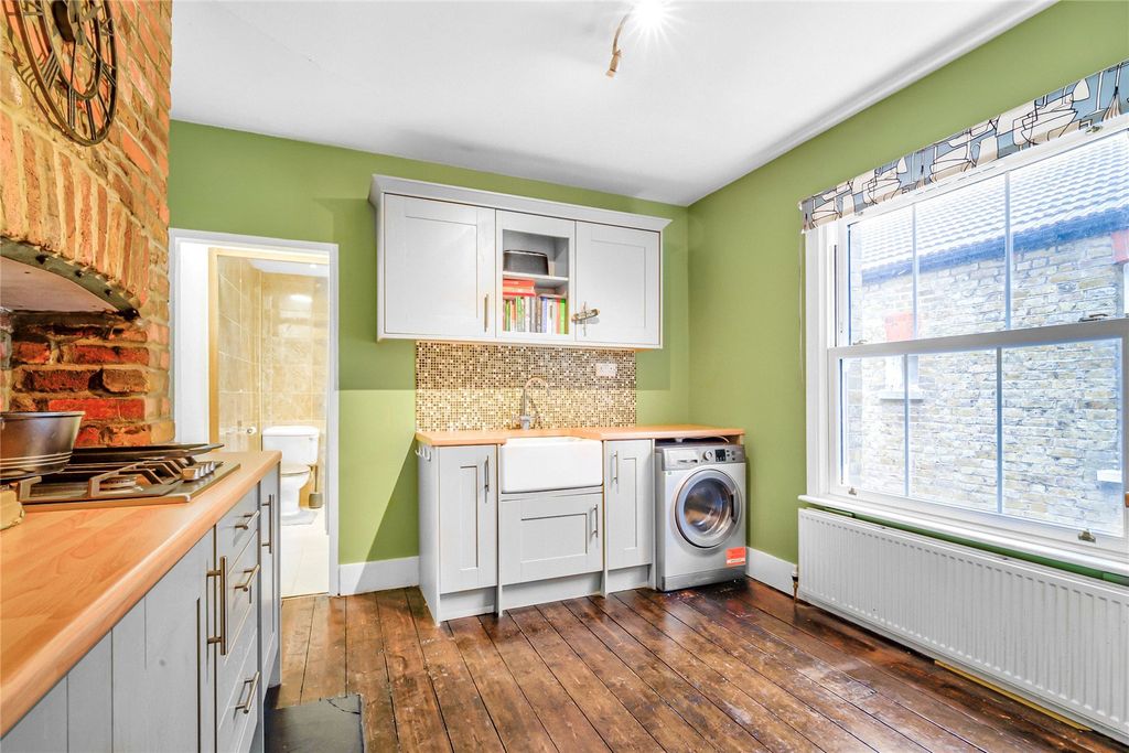 Property photo 3 of 11 Picture No. 32