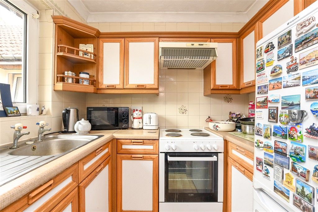 Property photo 2 of 8 Kitchen