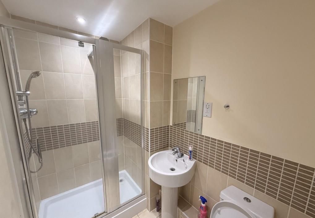 Property photo 2 of 6 Bathroom