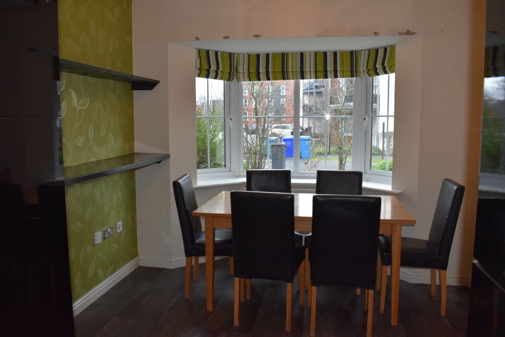 Property photo 3 of 15 Kitchen