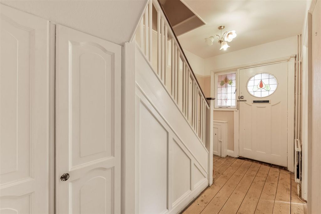 Property photo 2 of 15 2Stanham02.Jpg