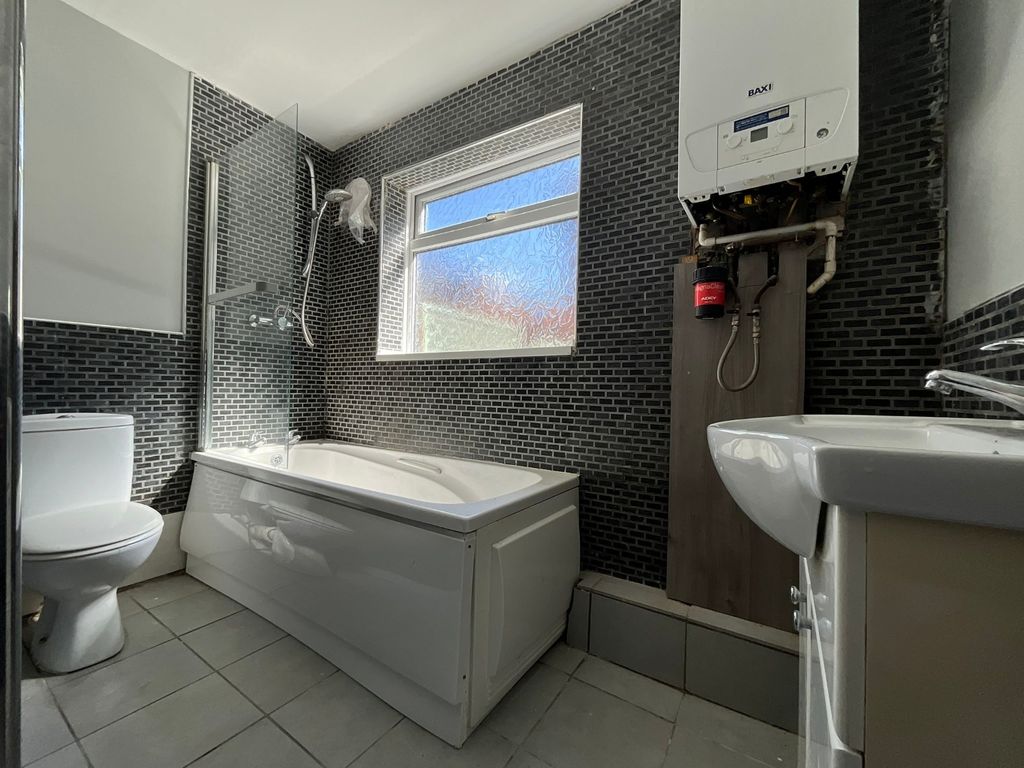 Property photo 2 of 10 4370924