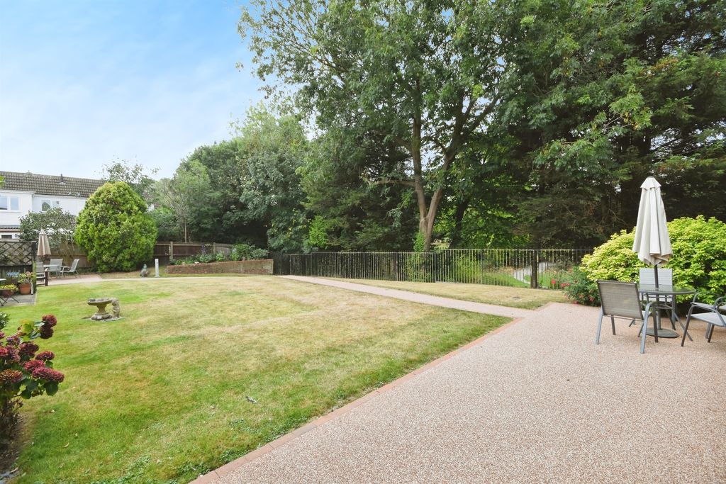 Property photo 2 of 18