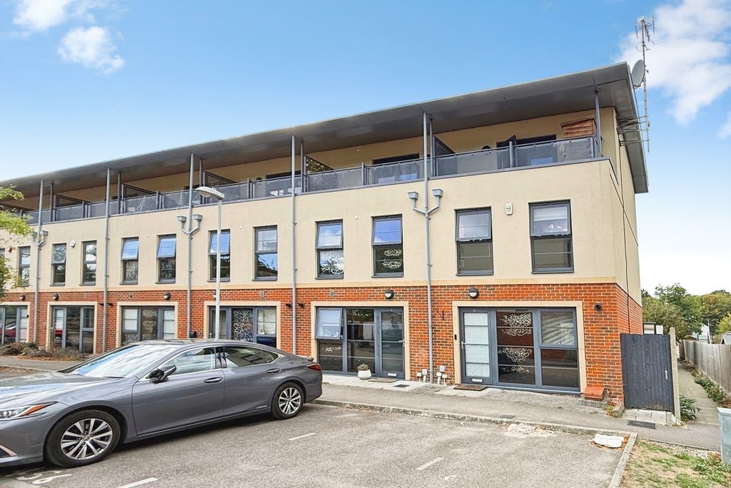 Property photo 1 of 15 Pbox-Img.Jpg