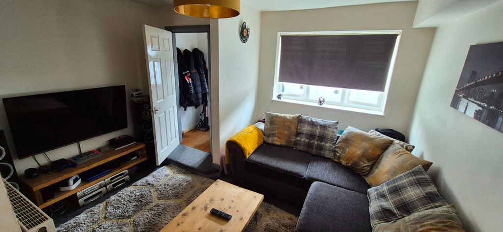 Property photo 3 of 13
