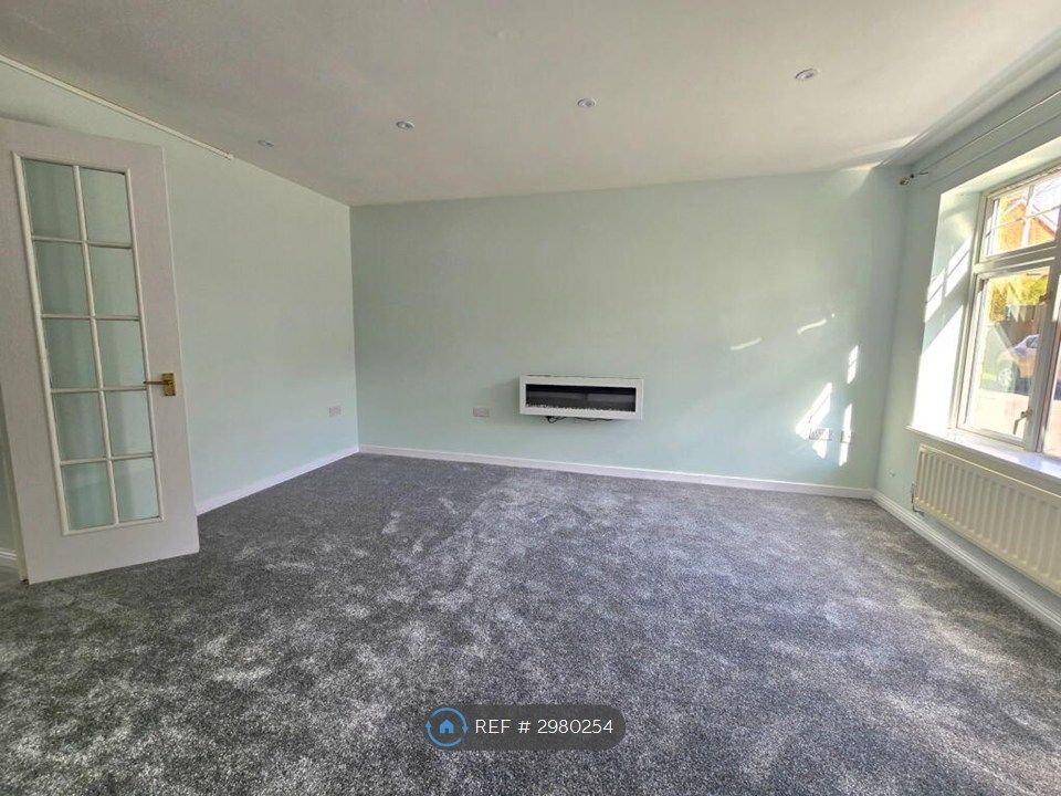 Property photo 3 of 13 Living Room