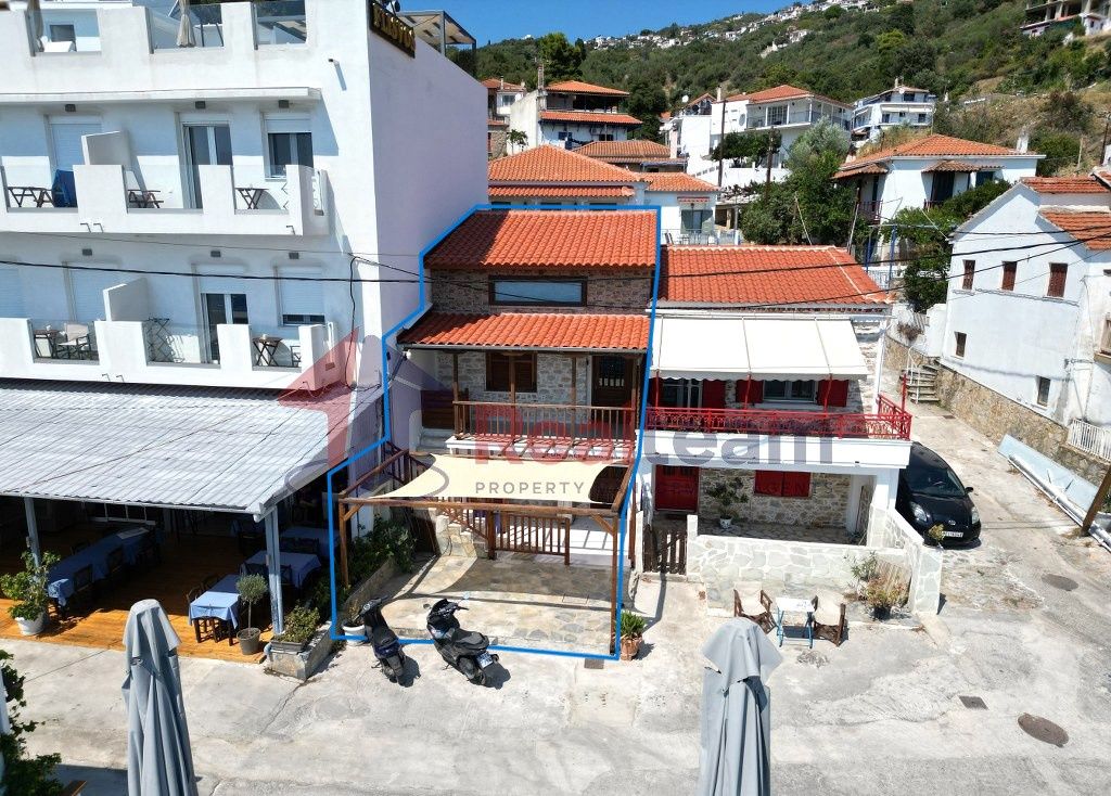 Property photo 2 of 25