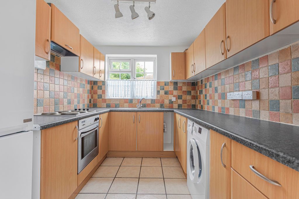 Property photo 3 of 14 Kitchen