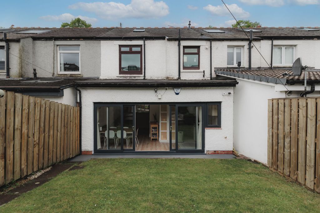 Property photo 2 of 30