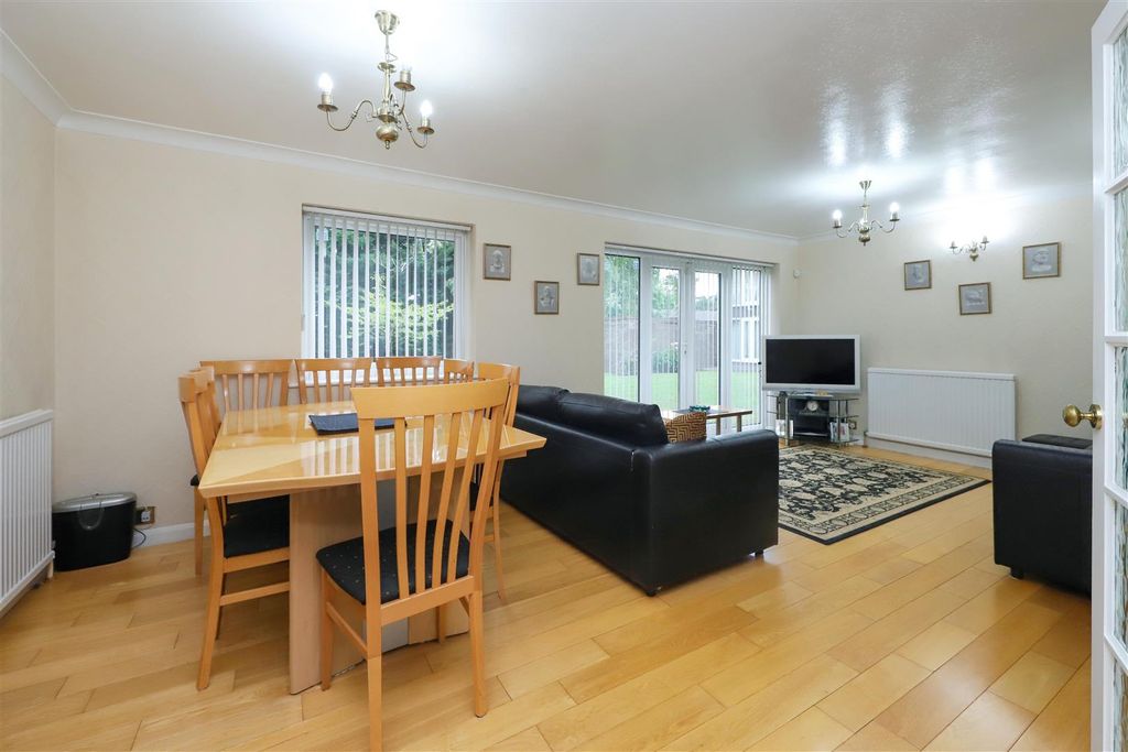 Property photo 2 of 10 Derby House