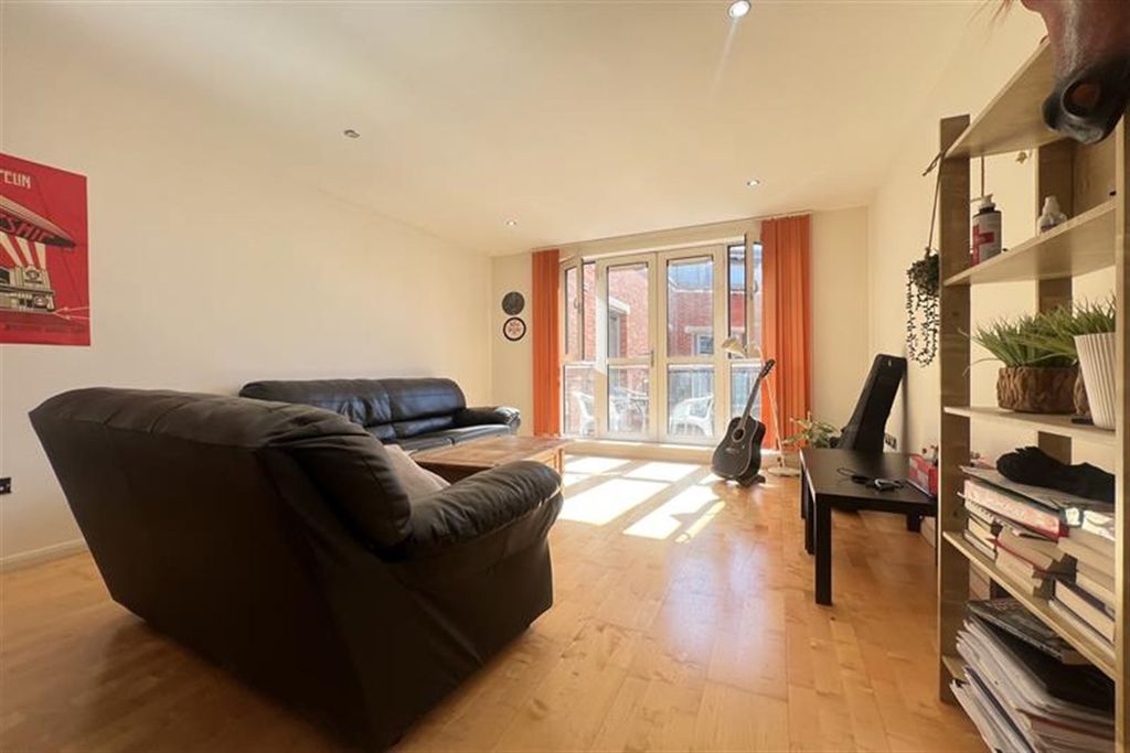 Property photo 1 of 7 (Main)