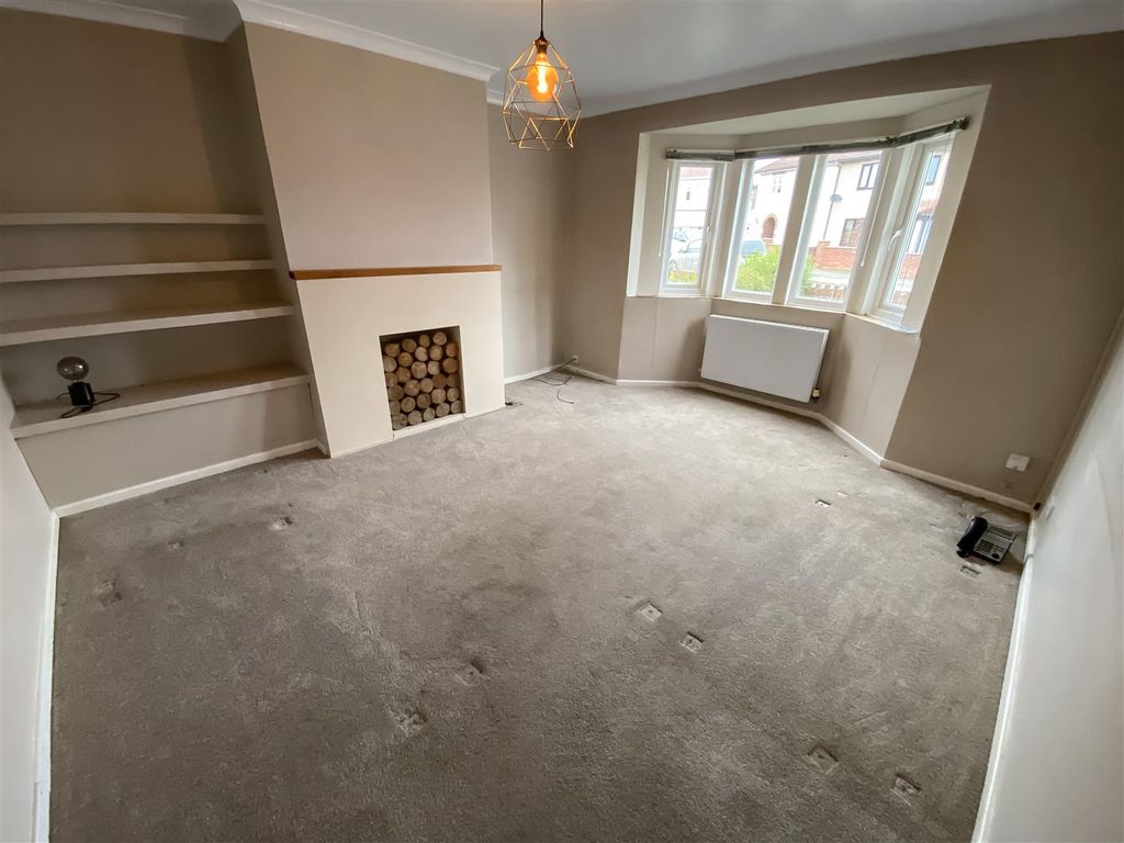 Property photo 3 of 10 Living Room.Jpg