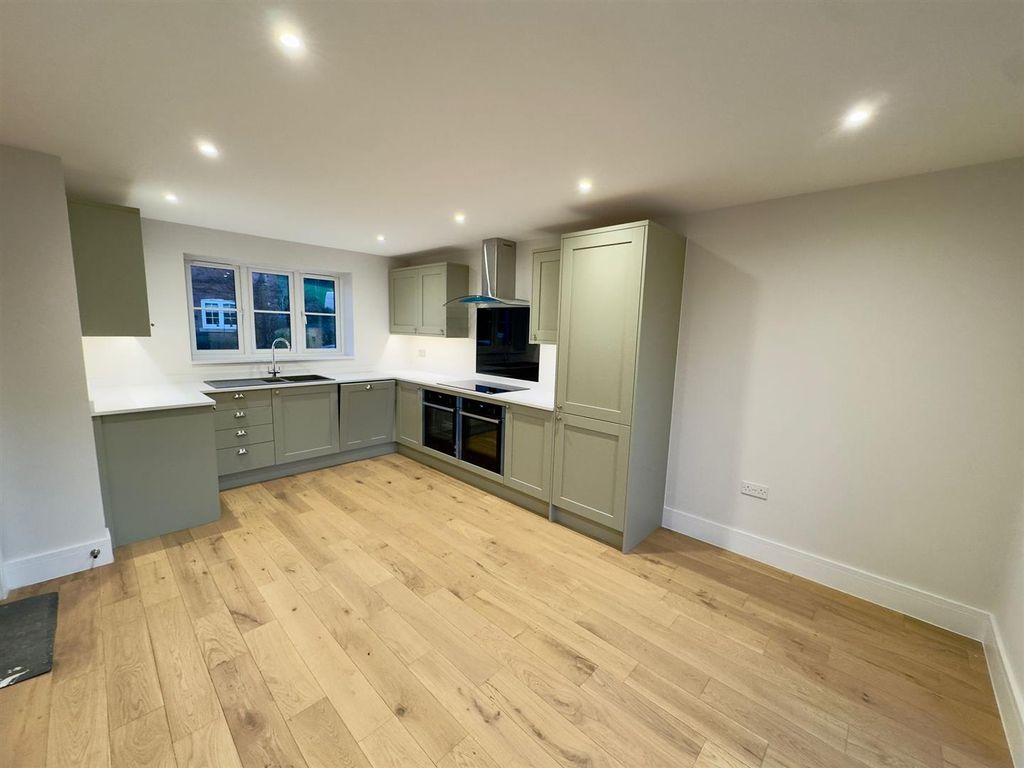 Property photo 2 of 17 Kitchen/Dining Room