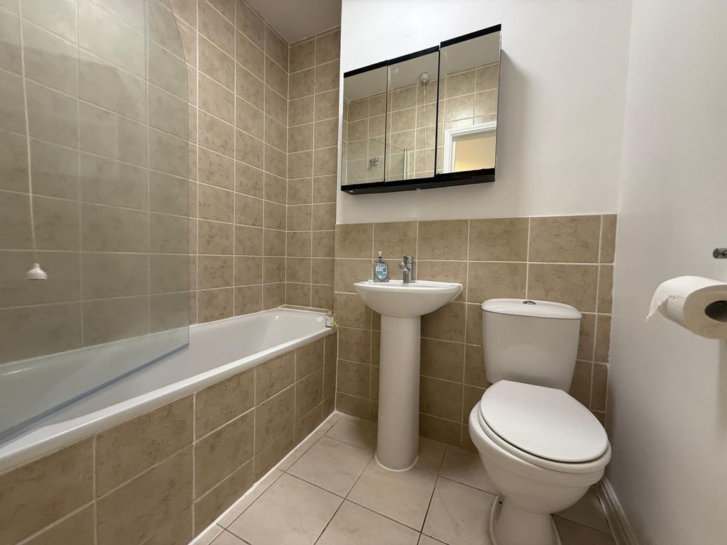 Property photo 2 of 9 Picture No. 33