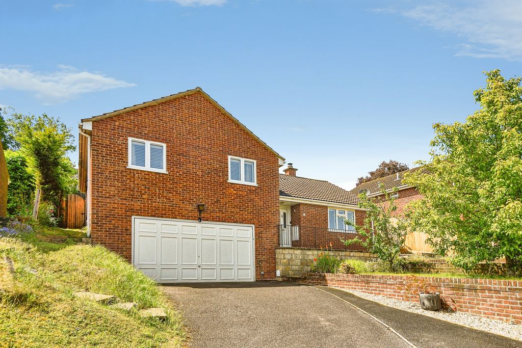 Property photo 1 of 26