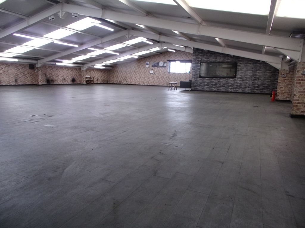 Property photo 3 of 9 Photo 6