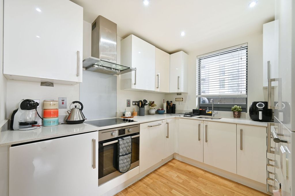 Property photo 3 of 13