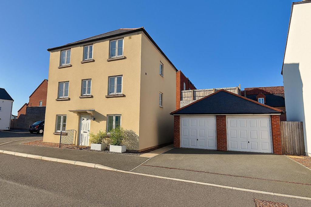 Property photo 1 of 21 Designer.Png