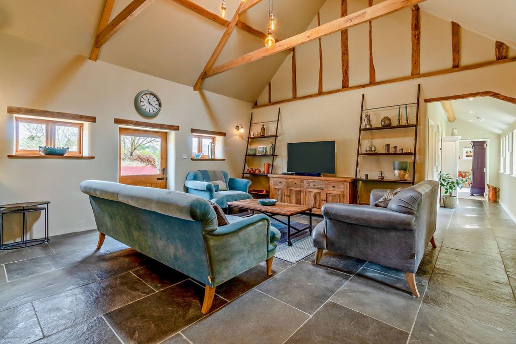 Property photo 3 of 22 Picture No. 35