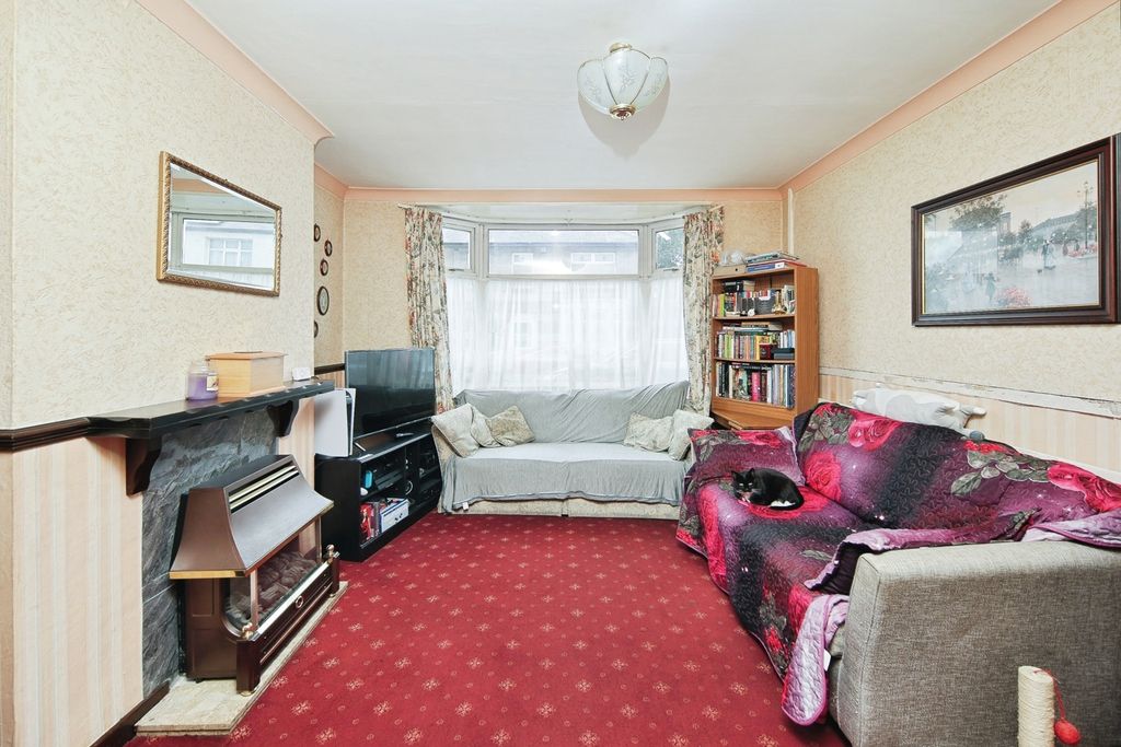 Property photo 3 of 13 Photo