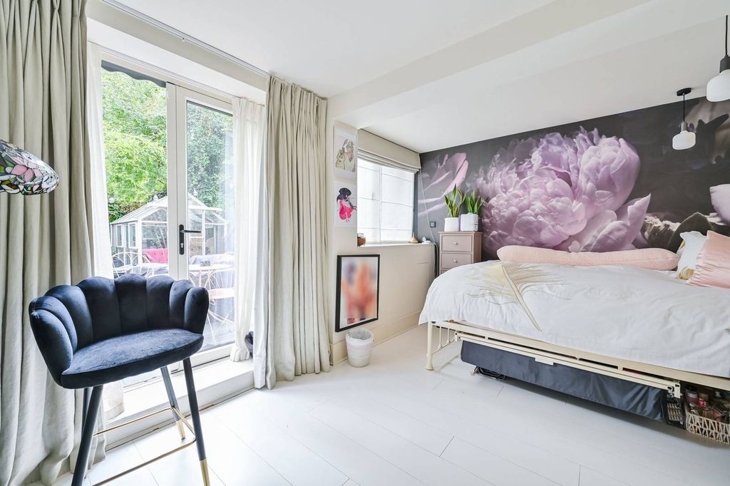 Property photo 3 of 21