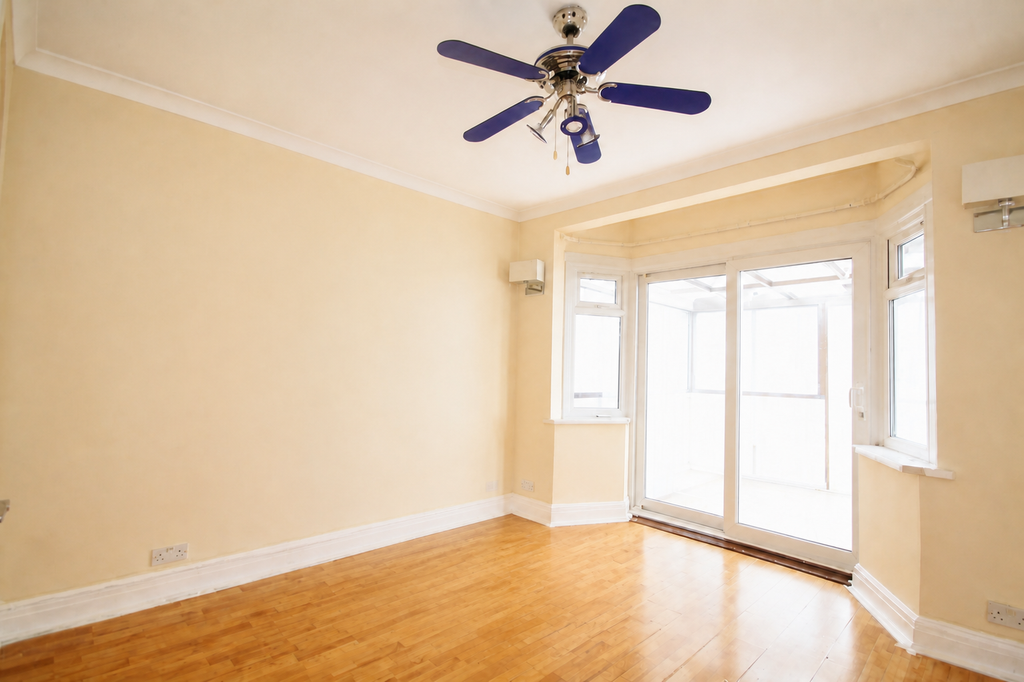 Property photo 1 of 12 Torrington Road, Greenford, Middlesex. Ub6