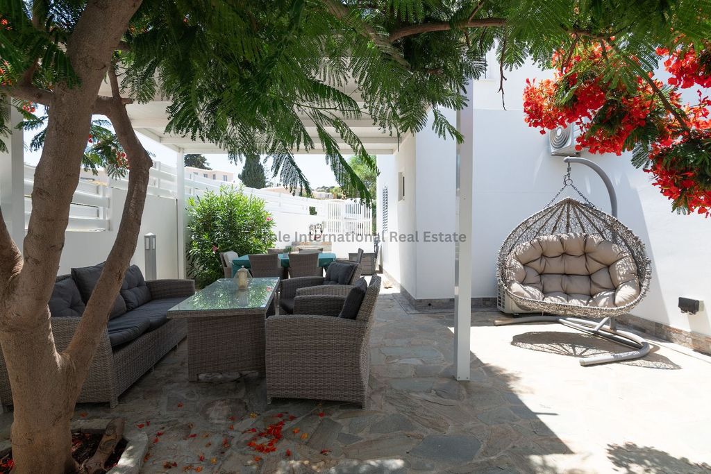 Property photo 3 of 40