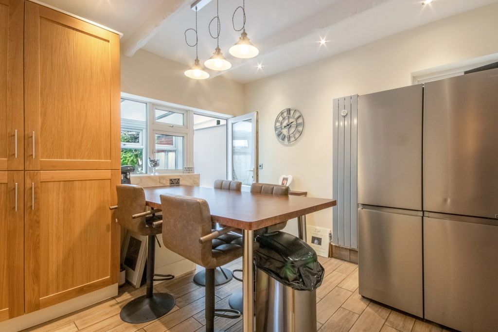 Property photo 2 of 16 Hill-View-13