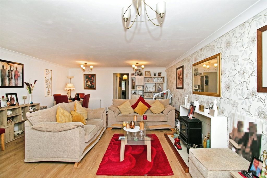 Property photo 3 of 16 Picture No. 15