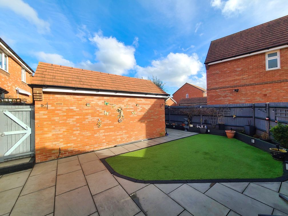 Property photo 2 of 37