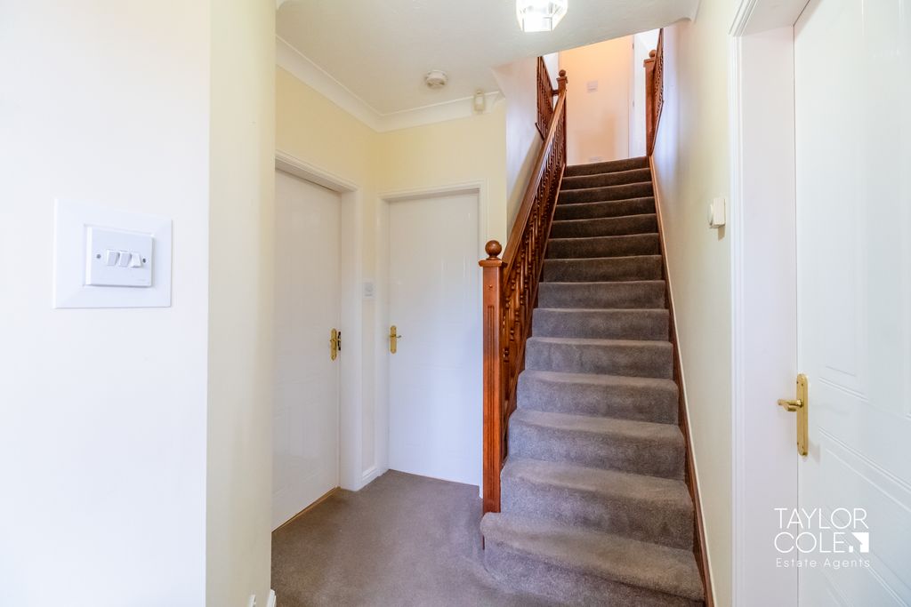 Property photo 2 of 28