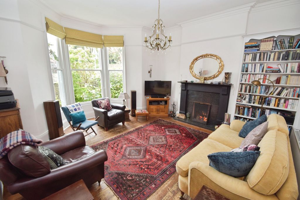 Property photo 2 of 24