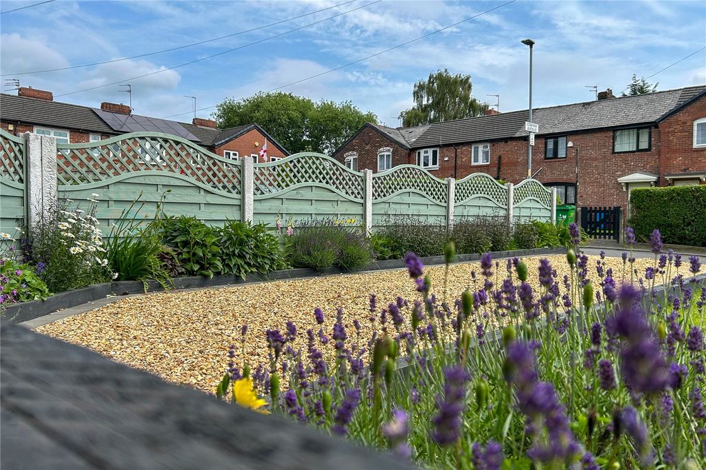 Property photo 2 of 28 Picture No. 23