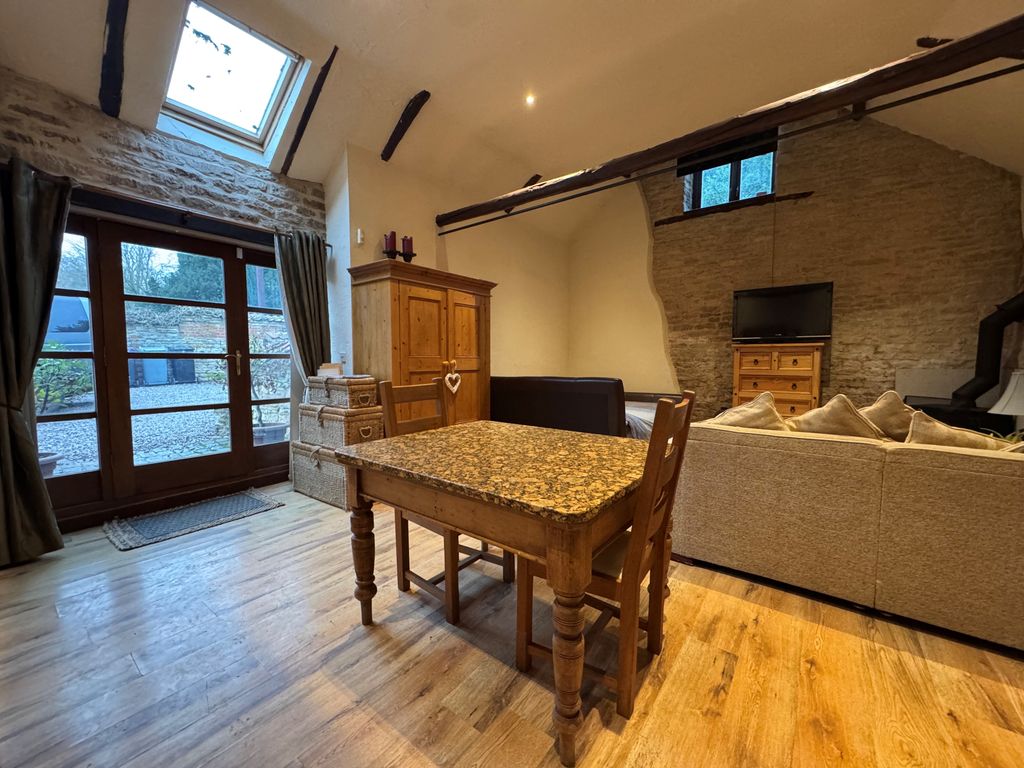 Property photo 2 of 10 Image