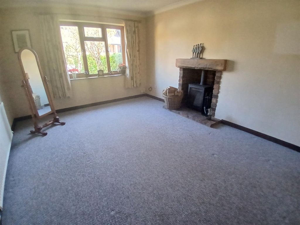 Property photo 3 of 32