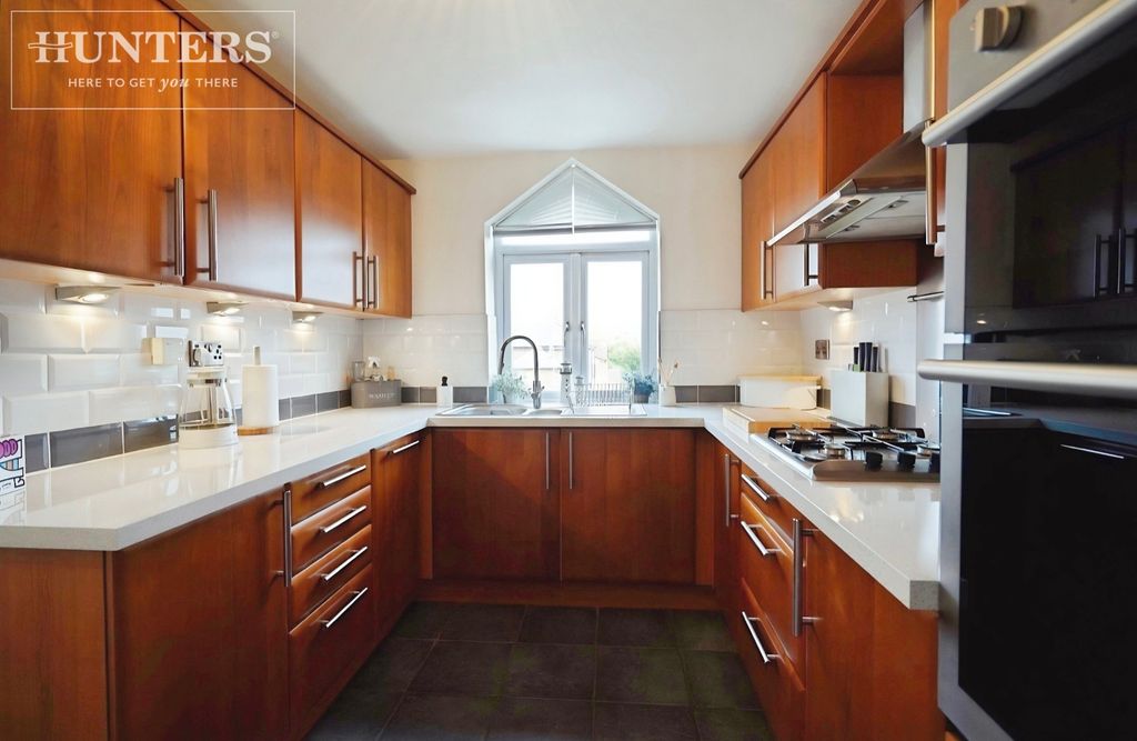 Property photo 3 of 21 Pbox-Img.Jpeg