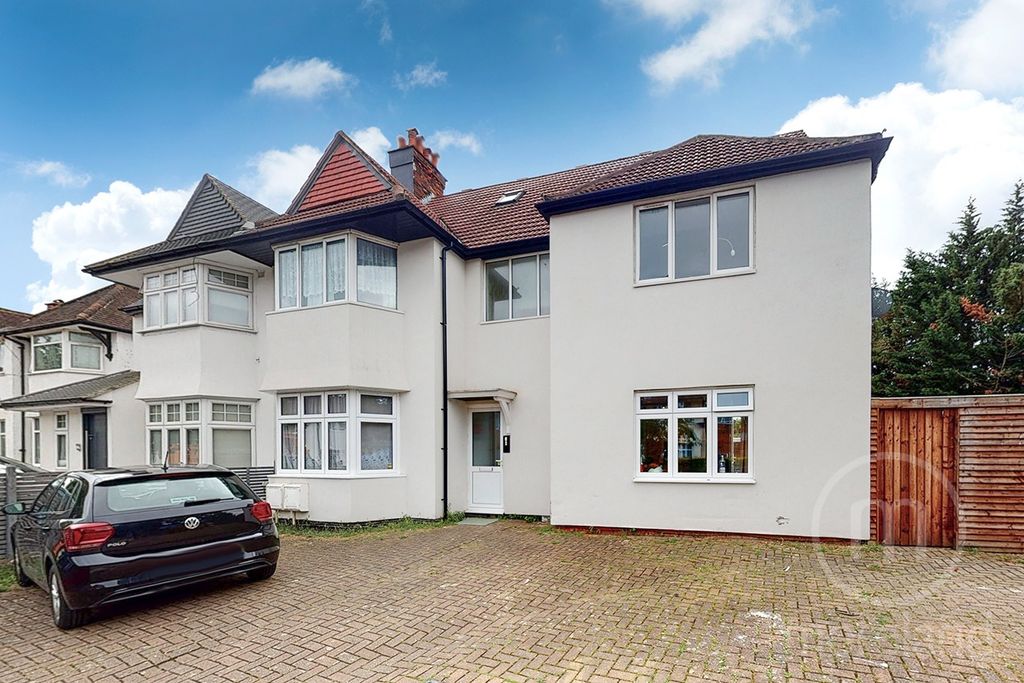 Property photo 1 of 11 4900410