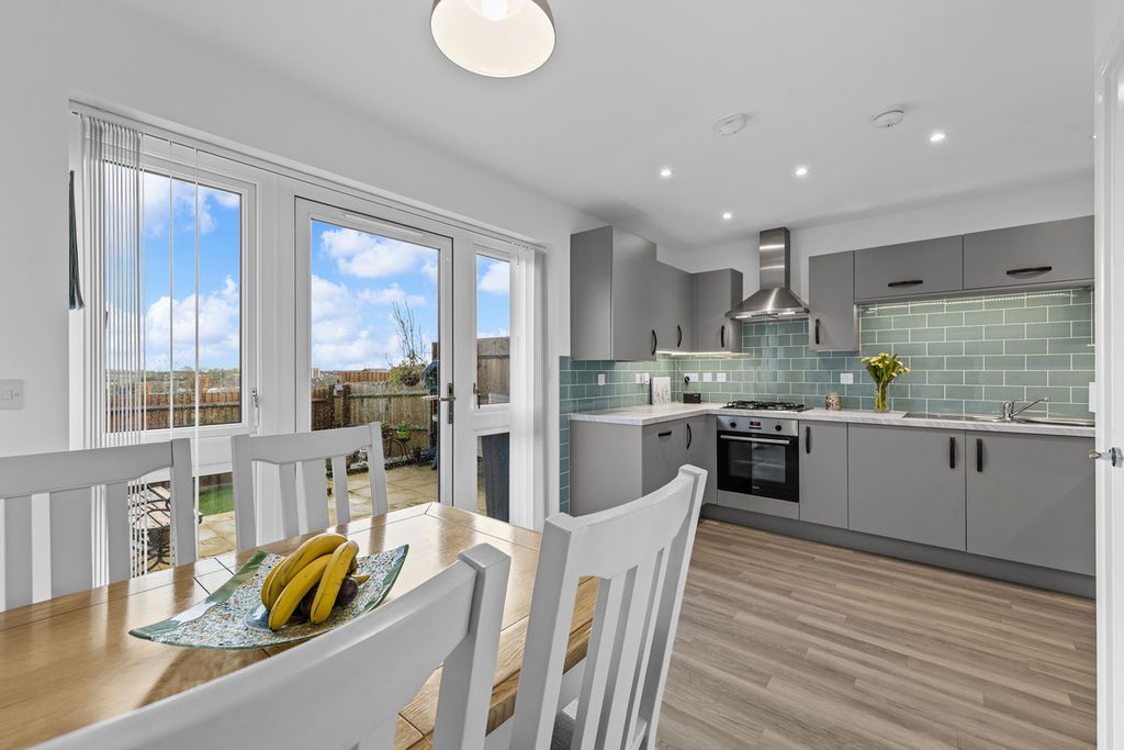 Property photo 3 of 26