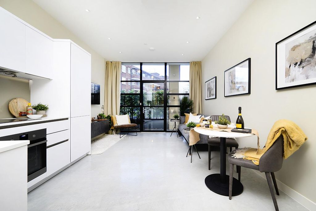 Property photo 2 of 11 W02.Jpg