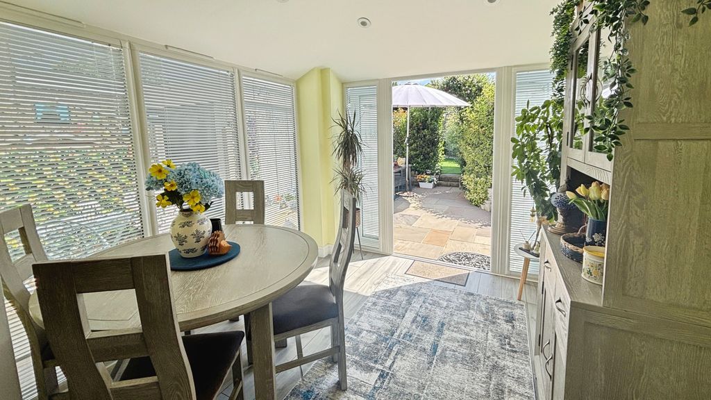 Property photo 1 of 16 Garden Room